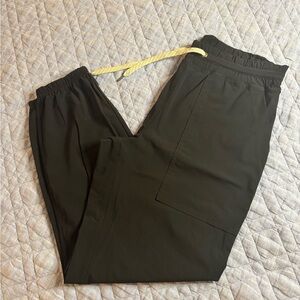 Vuori Black Joggers Small